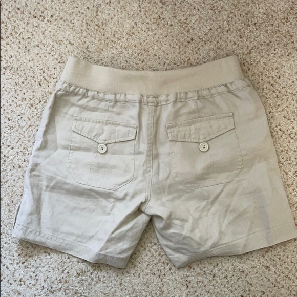 Guess Khaki Shorts - Picture 2 of 3